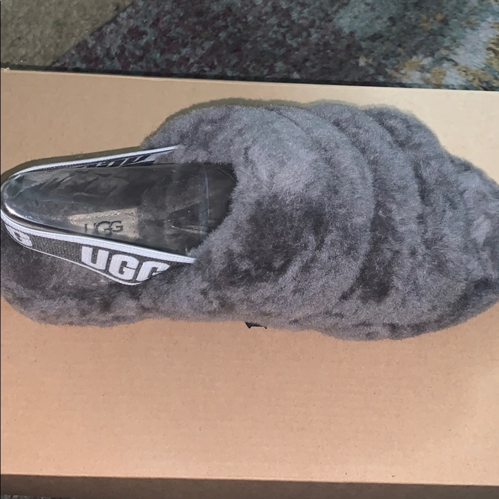 Brand NEW Never Worn Ugg Slippers